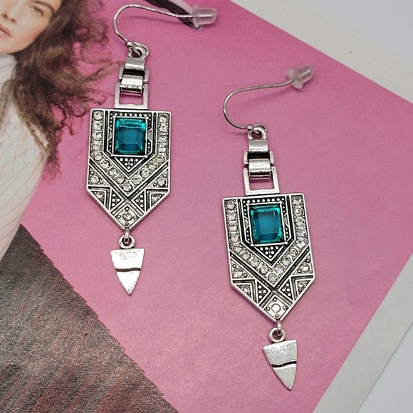 SOLD NWT Gorgeous Retro Design Bohemian Style Silver Crystal Gemstone Earrings - Picture 8 of 13